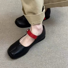 Heeled Small Leather Shoes With Split Toes