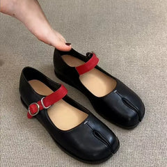 Heeled Small Leather Shoes With Split Toes