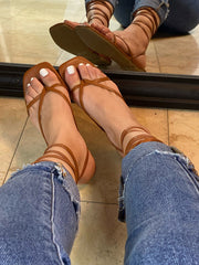 Cross Strapping Flat Sandals